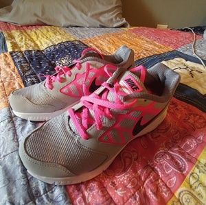 Nike downshifter 6 shoes new cute pink comfy 💕🌈
